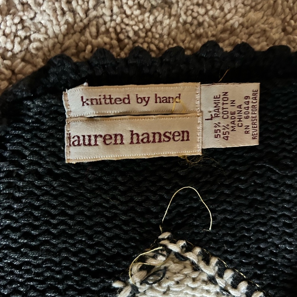 Elegant Black Cardigan with Vibrant Embroidery - Picture 3 of 9